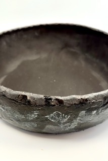 Saladier noir en céramique artisanal – Image 2